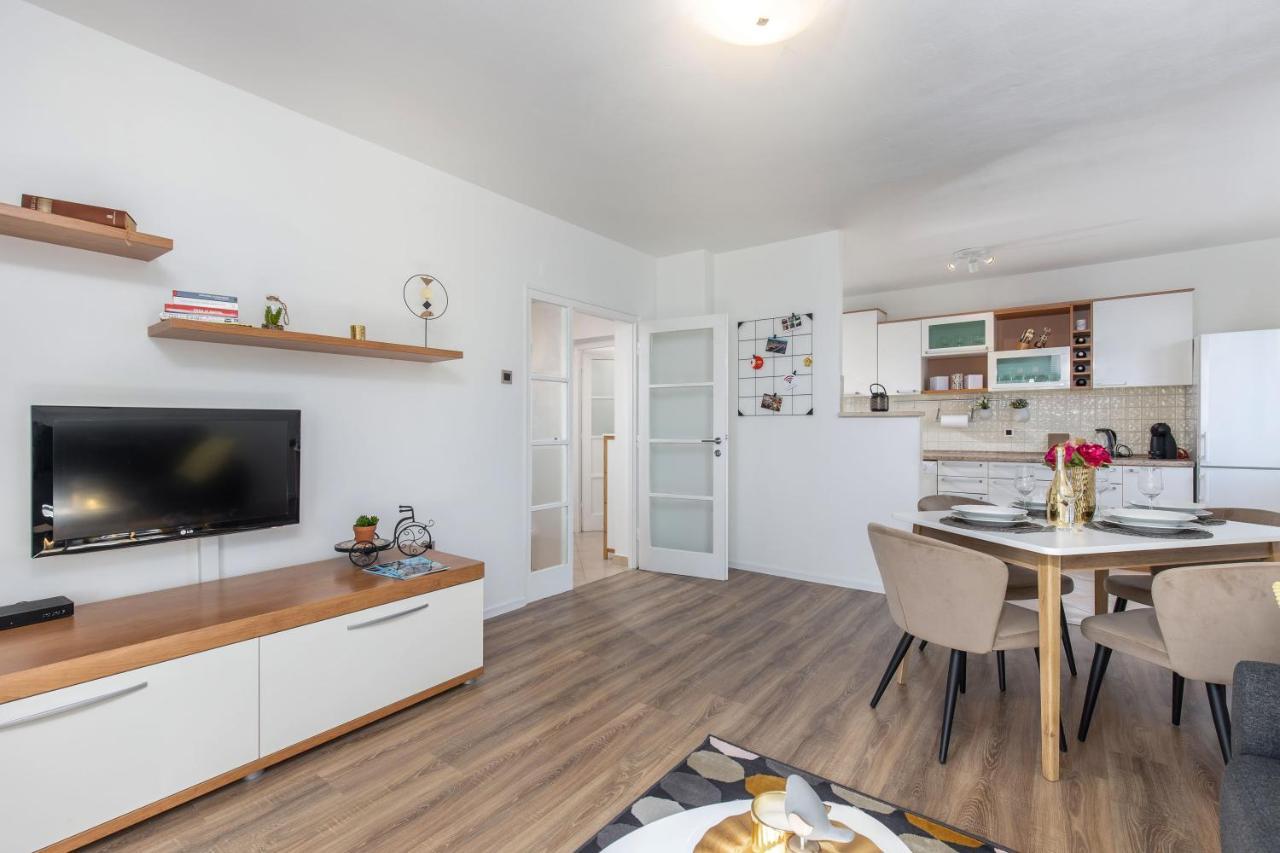 Apartment In Rijeka Exterior photo
